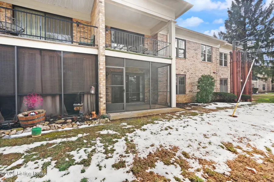 1800 Manor House Dr #109, Louisville, KY 40220 - #3