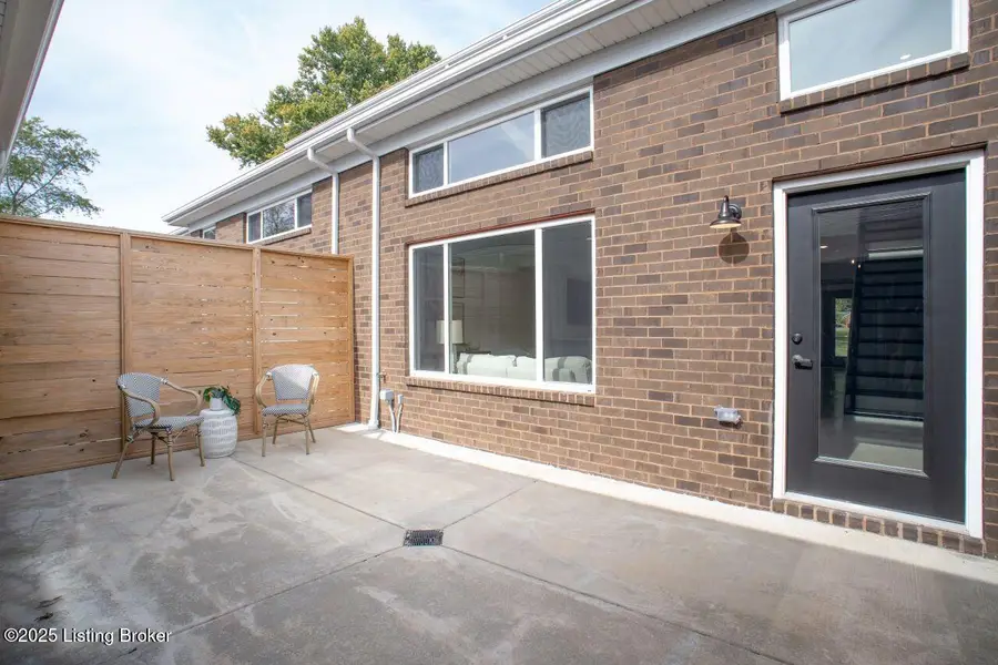 616 Burnett Farm Ln, Louisville, KY 40243 - #3