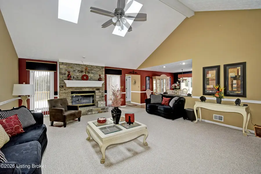 360 Rockcastle Villa Dr, Shepherdsville, KY 40165 - #3