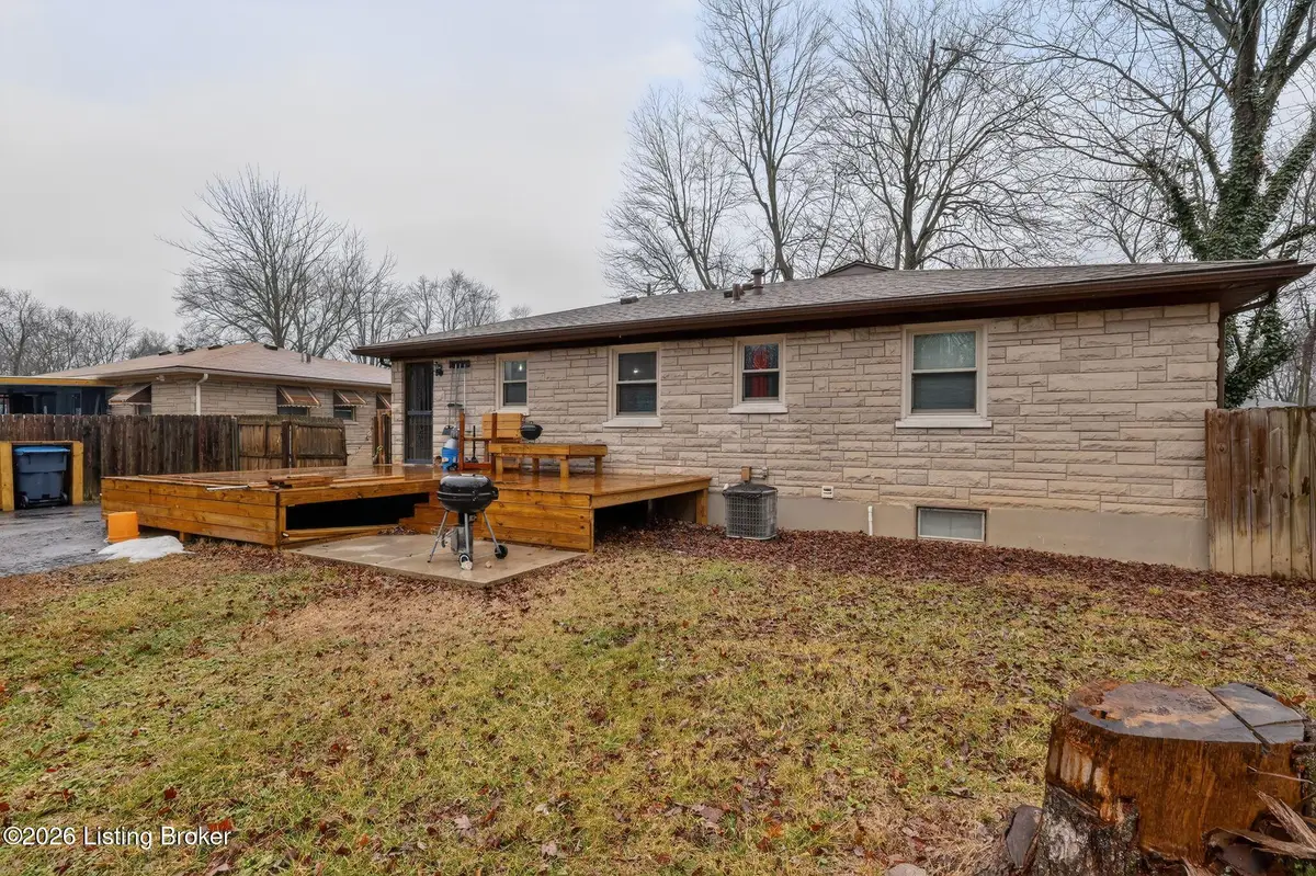 3117 Teakwood Cir, Louisville, KY 40216 - #1