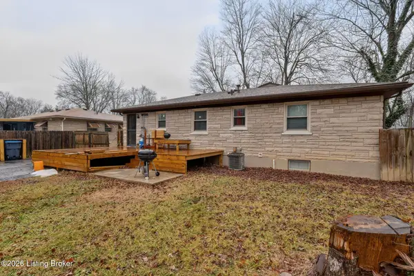 3117 Teakwood Cir, Louisville, KY 40216