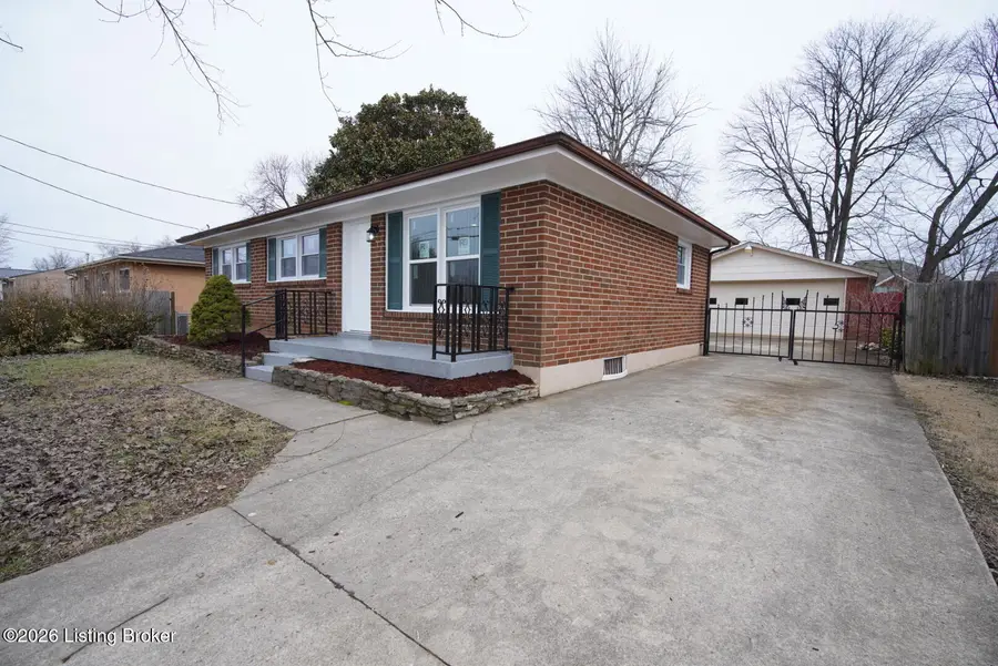 9711 Lancewood Rd, Louisville, KY 40229 - #2