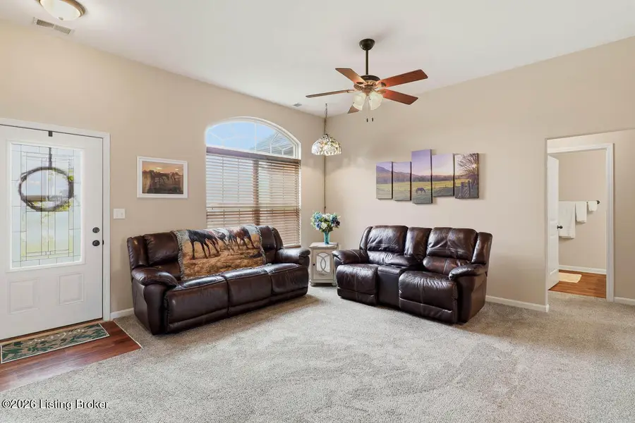 8908 Wooden Horse Dr, Louisville, KY 40229 - #3