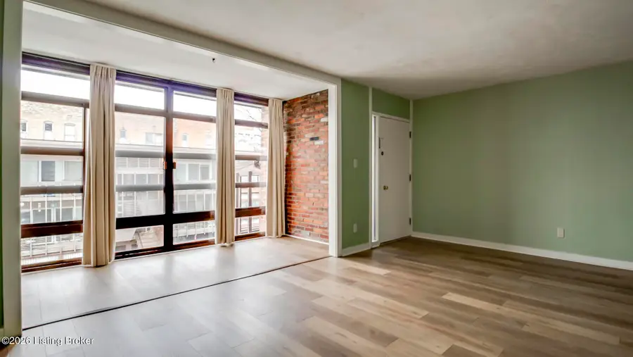 1040 Cherokee Rd #APT E5, Louisville, KY 40204 - #3