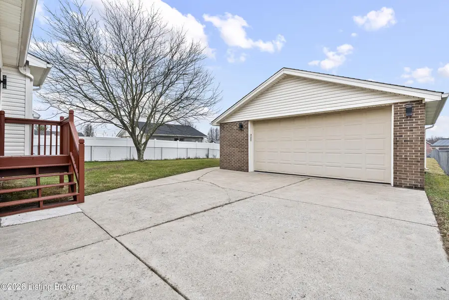 11312 United Blvd, Louisville, KY 40229 - #3