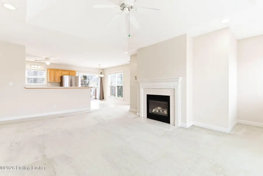 6015 Wooded Creek Dr #202, Louisville, KY 40291 - #2