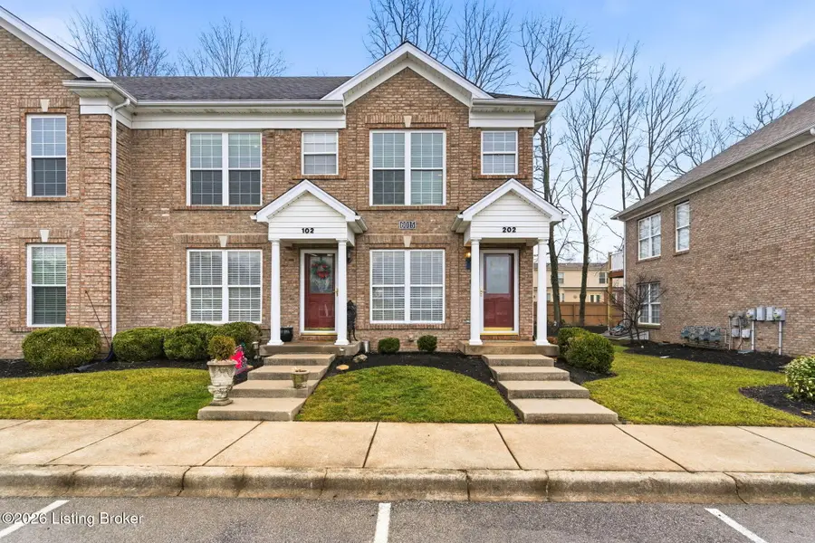 6015 Wooded Creek Dr #202, Louisville, KY 40291 - #3