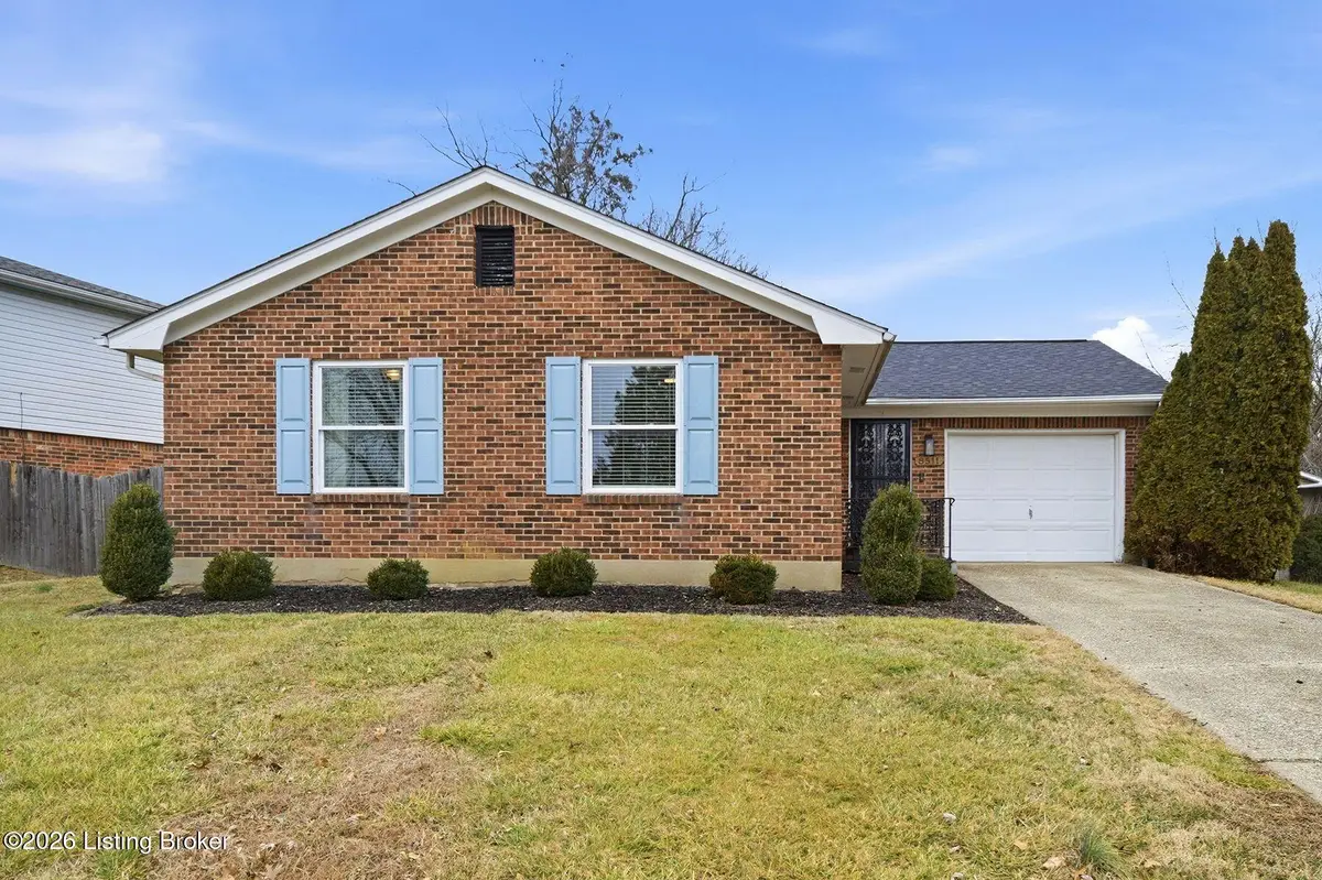 8511 Gainsborough Dr, Louisville, KY 40291 - #1