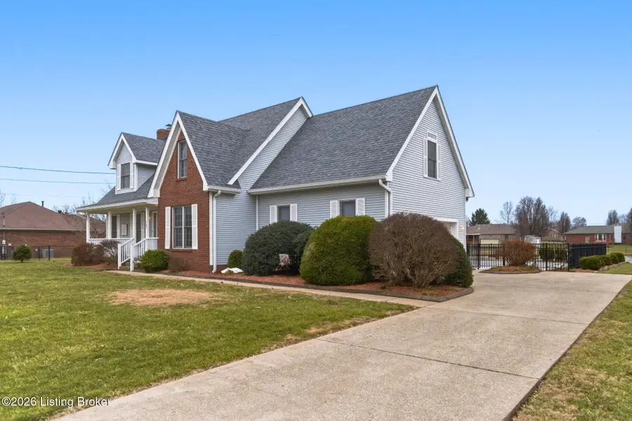 137 Spring Dr, Mount Washington, KY 40047 - #2