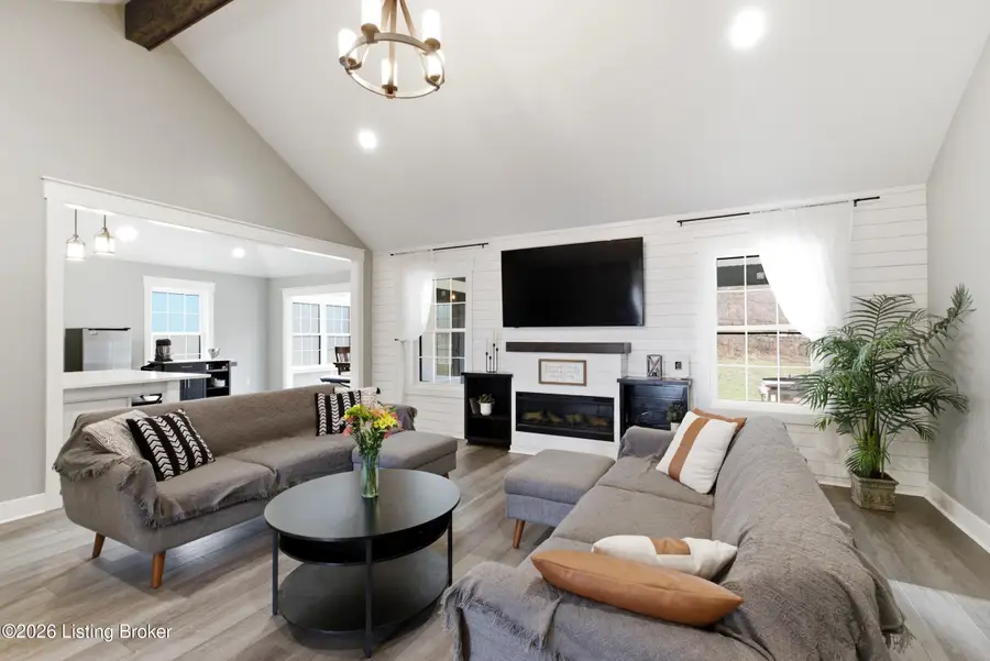 265 Bluff's Edge Dr, Mount Washington, KY 40047 - #2