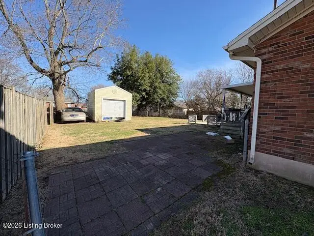 8405 Glenmore Ln, Louisville, KY 40258 - #3