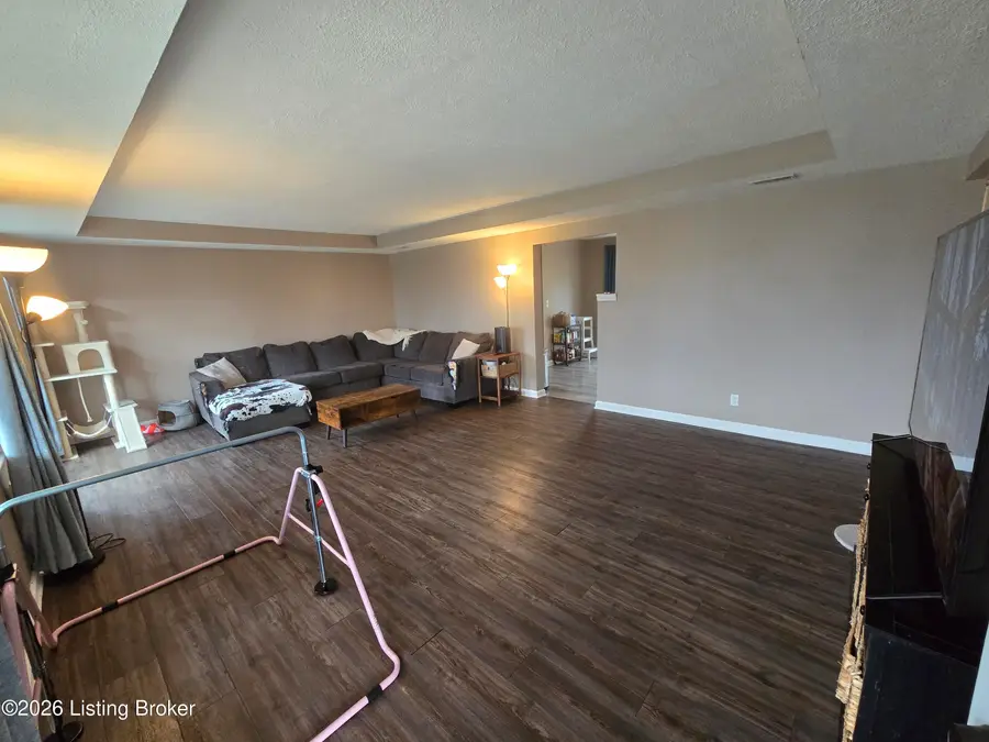 7114 Nathan Hale Way, Louisville, KY 40272 - #2