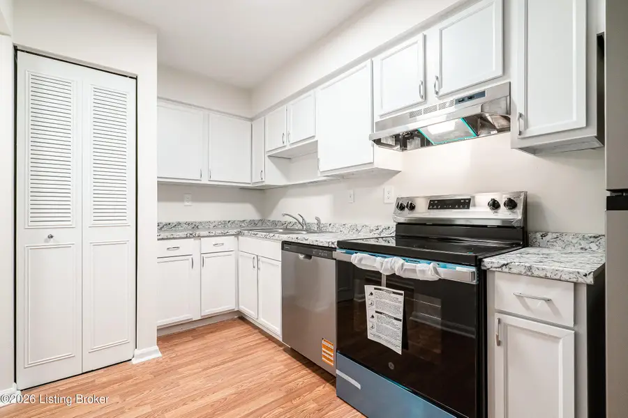 7010 Wildwood Cir #APT 65, Louisville, KY 40291 - #2