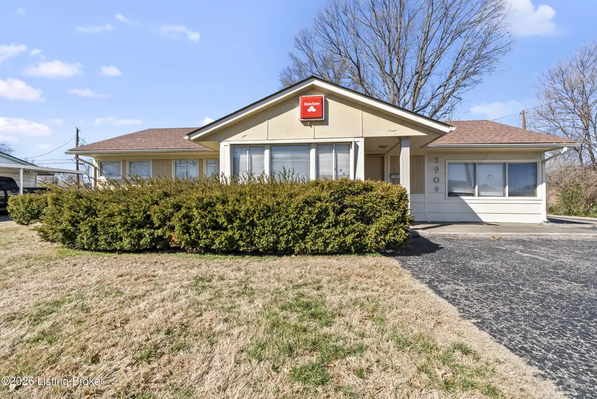 2909 Hikes Ln, Louisville, KY 40218 - #1