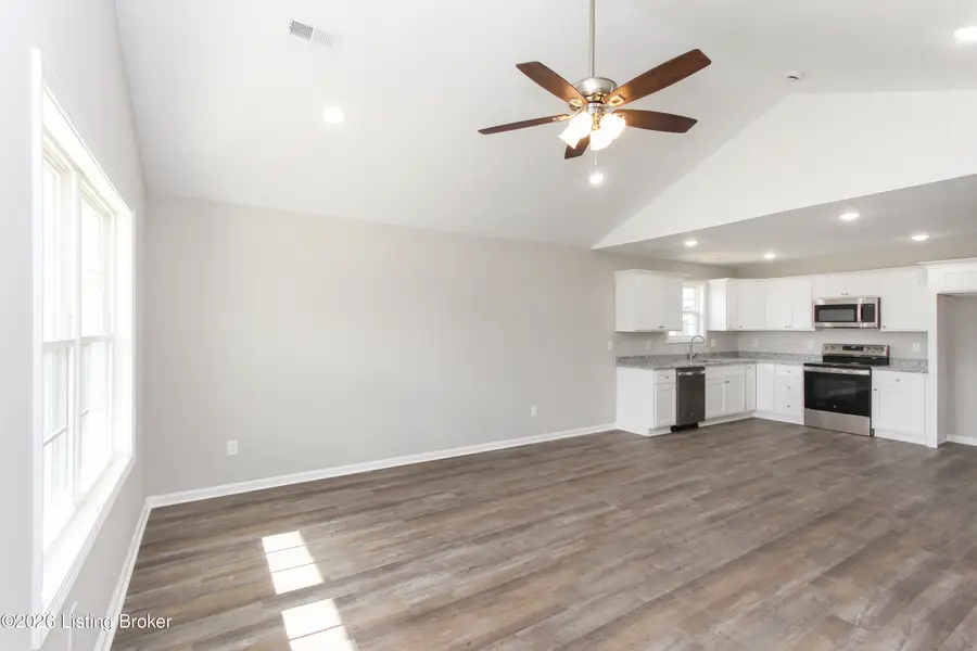 191 Charles Carr Dr, Harrodsburg, KY 40330 - #2