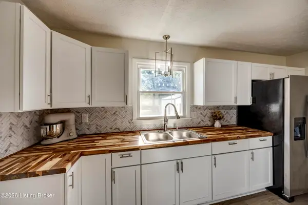 402 Duggins Dr, Elizabethtown, KY 42701