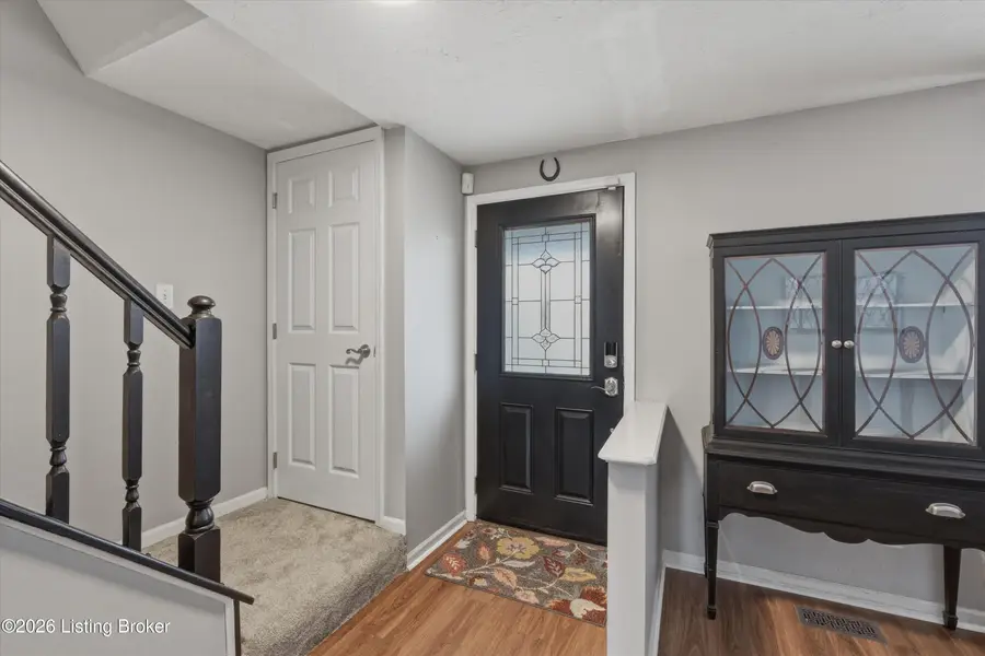 8910 Hatlerhall Dr, Louisville, KY 40291 - #2