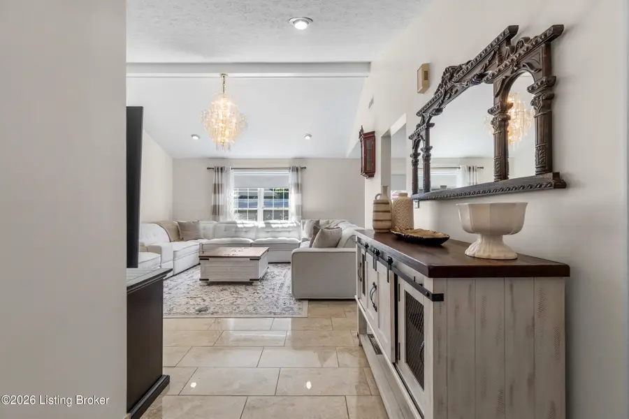 5214 Plume Dr, Louisville, KY 40258 - #2