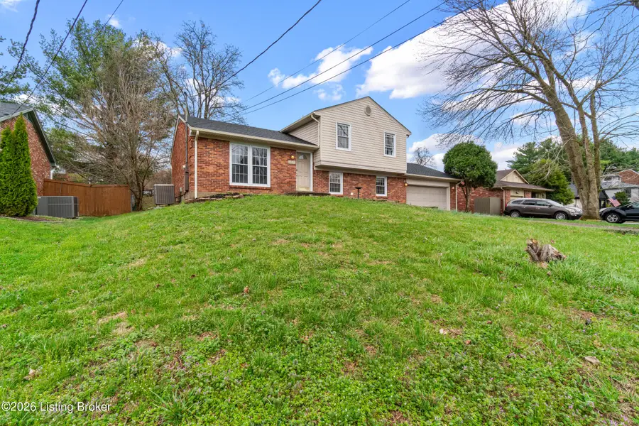 1017 Harmony Landing Rd, Goshen, KY 40026 - #2