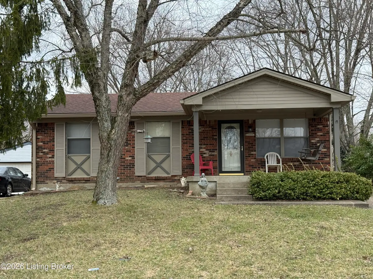 9724 Scarborough Ave, Louisville, KY 40272 - #1