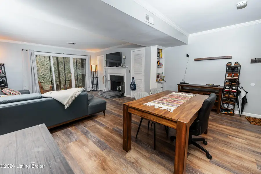 410 Mockingbird Valley Rd #APT 11, Louisville, KY 40207 - #2