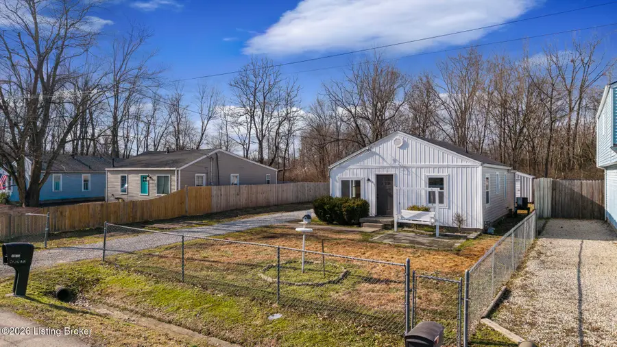 1305 Bridget Dr, Fairdale, KY 40118 - #3