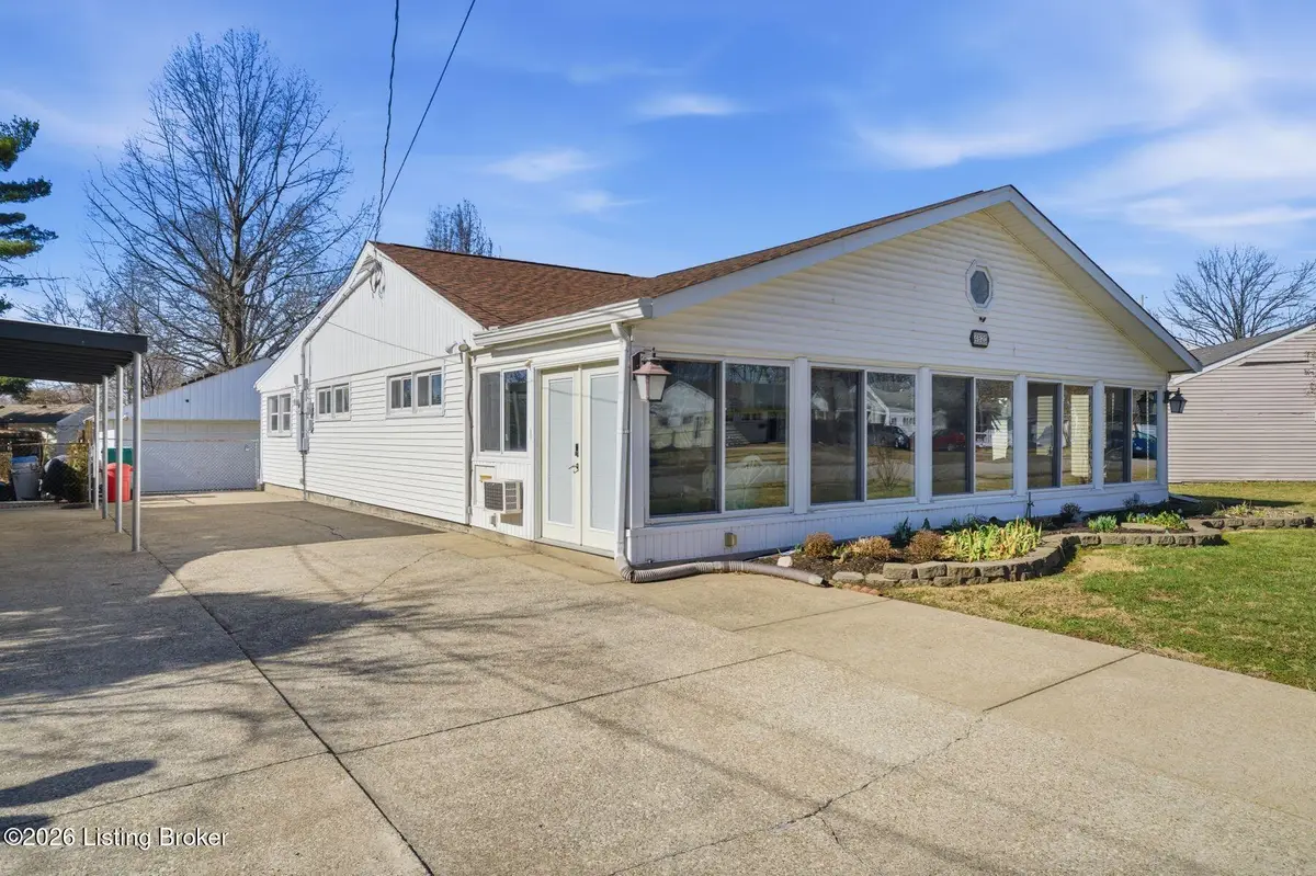 4820 Redstart Rd, Louisville, KY 40213 - #1