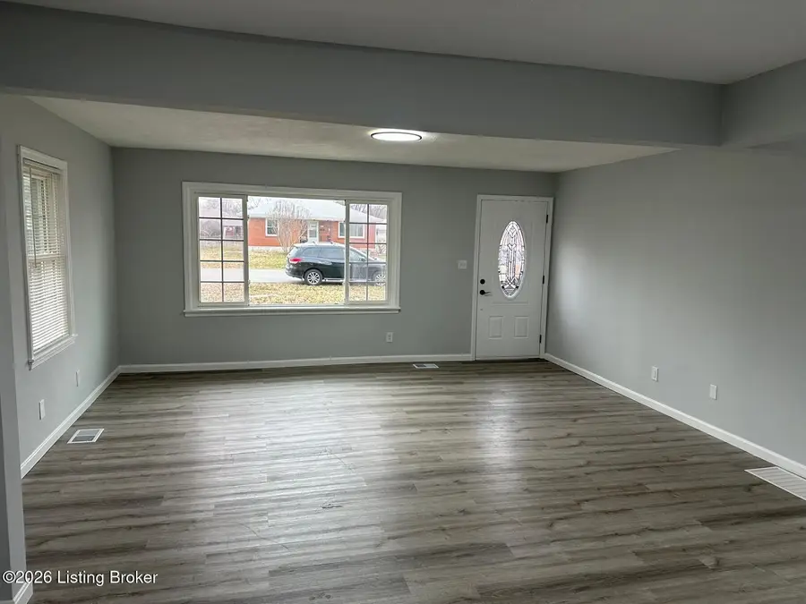 5276 Stephan Dr, Louisville, KY 40258 - #3