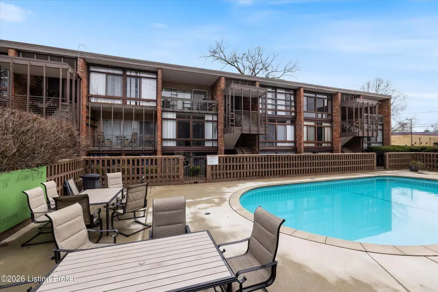 1040 Cherokee Rd #E4, Louisville, KY 40204 - #2