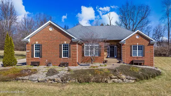 2703 Stonefield Ln, La Grange, KY 40031