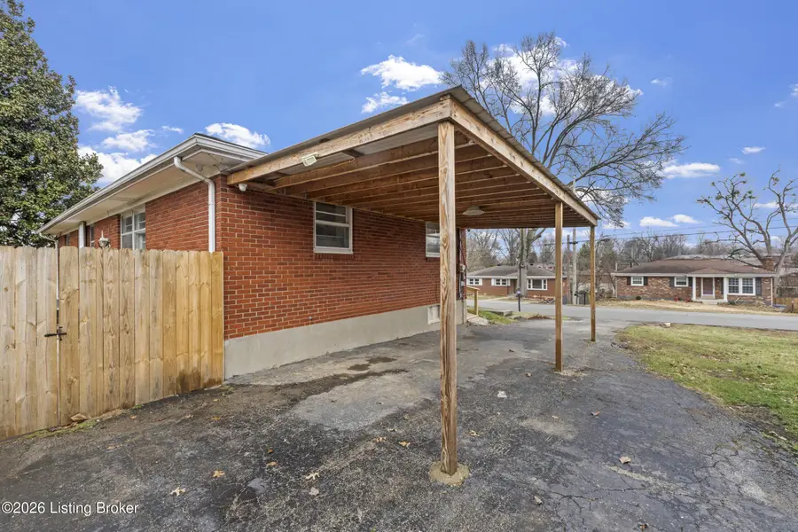 6908 Rock Hollow Dr, Louisville, KY 40219 - #3