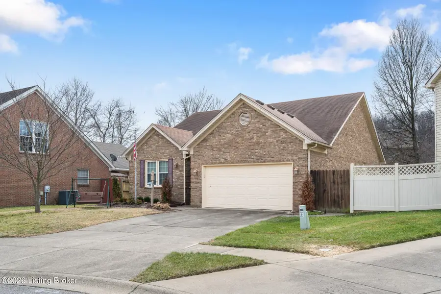 704 Auburn Oaks Dr, Louisville, KY 40214 - #2