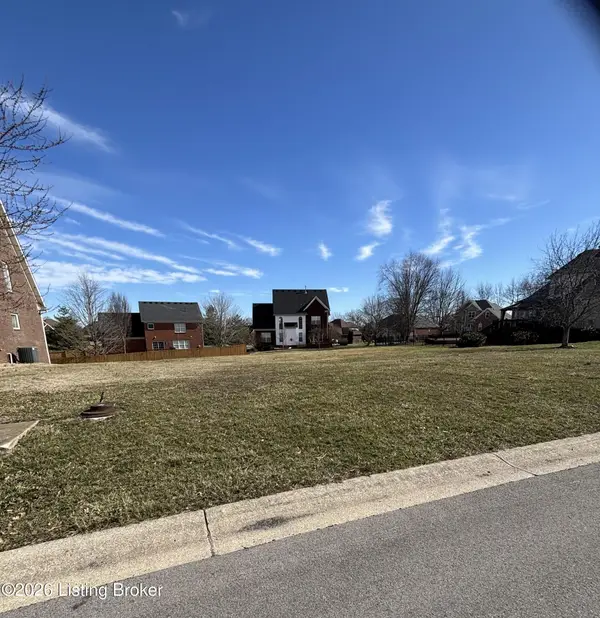 695 Ashbourne Dr, Shelbyville, KY 40065