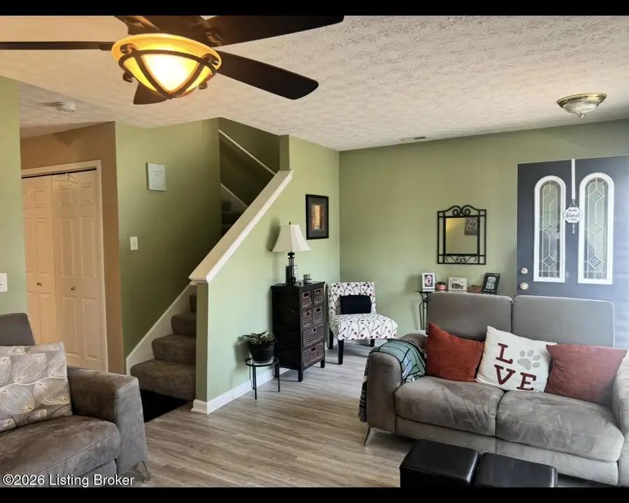 6723 Arbor Creek Dr, Louisville, KY 40228 - #3