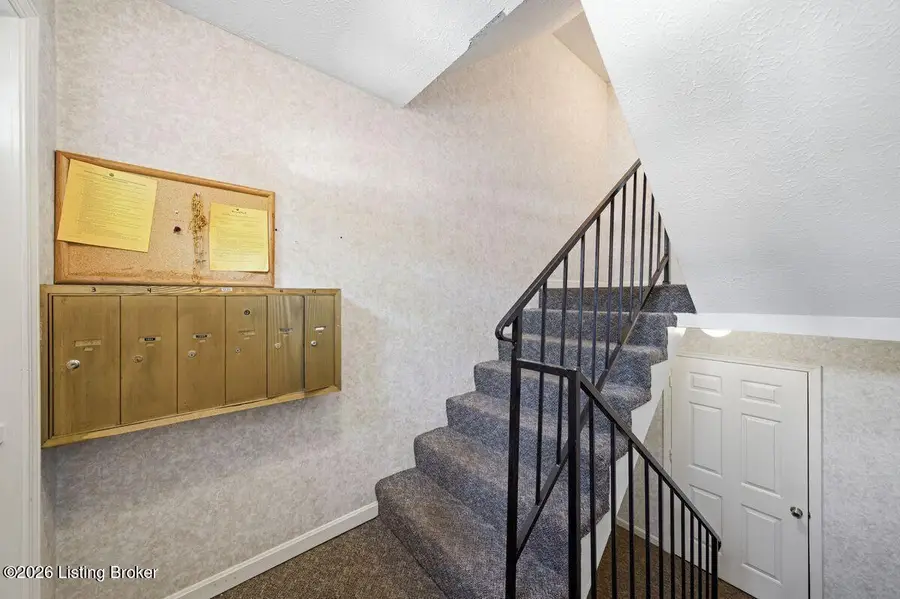 1011 Donard Park Ave, Louisville, KY 40218 - #2