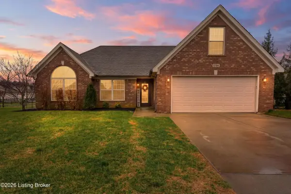 9704 Pebble Ct, Louisville, KY 40229