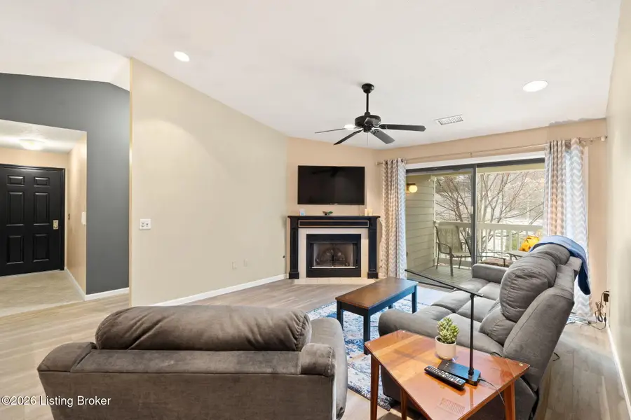 10700 Mcmeekin Ln #205, Louisville, KY 40223 - #3