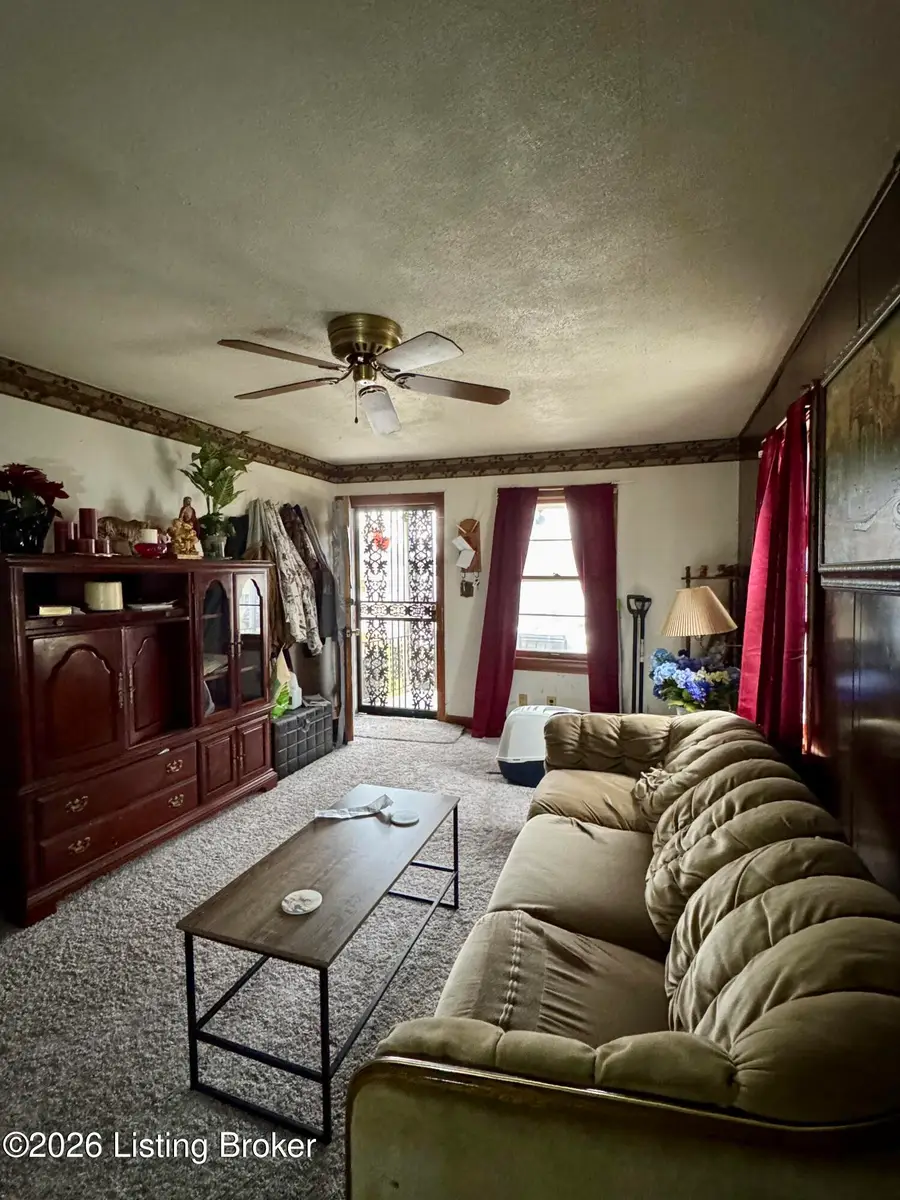 1326 Shingo Ave, Louisville, KY 40215 - #3
