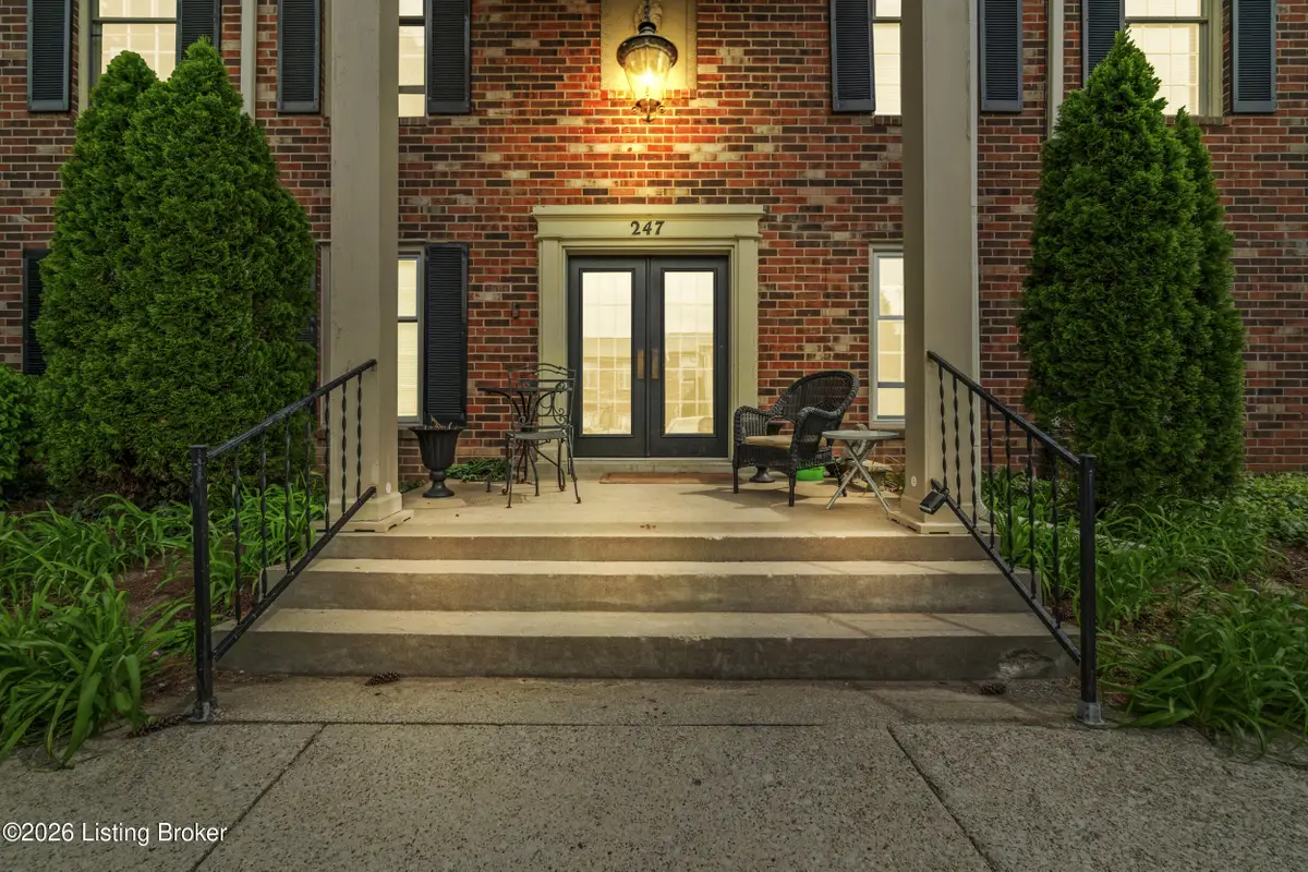 247 Stonehenge Dr #APT 104, Louisville, KY 40207 - #1