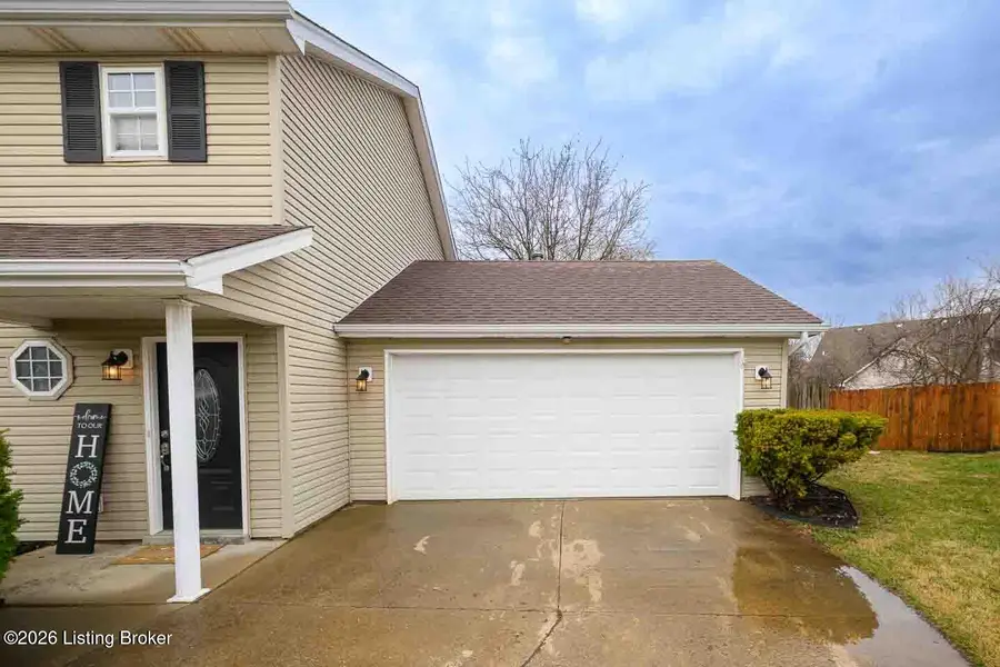 5800 S Lake Erie Dr, Louisville, KY 40291 - #3