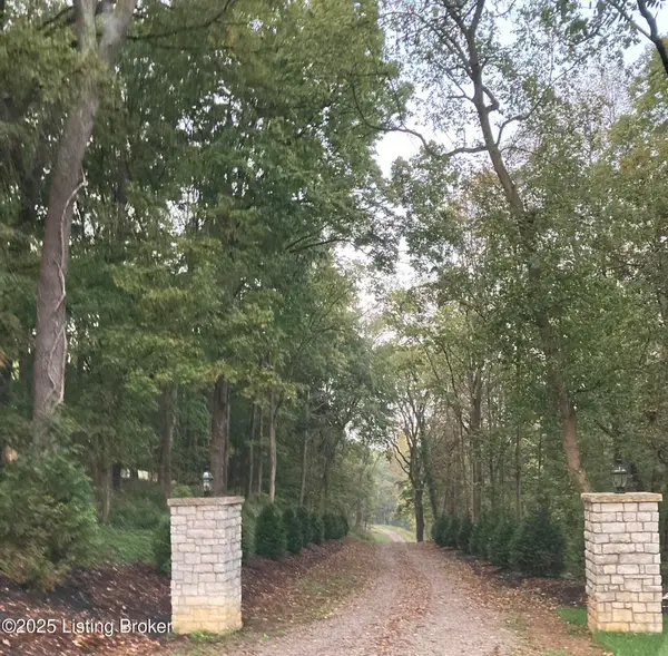 7909 Barbour Manor Dr, Louisville, KY 40241