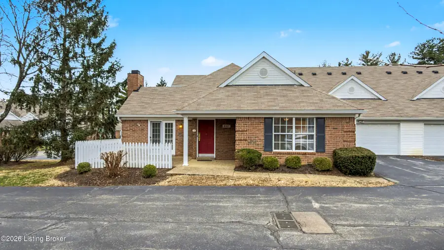 8301 Bellis Way, Lyndon, KY 40242 - #2