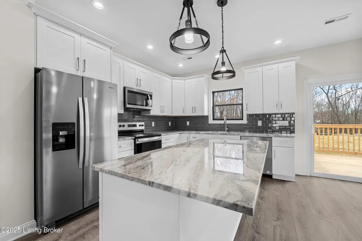 211 Alreva Rd, Louisville, KY 40216 - #1