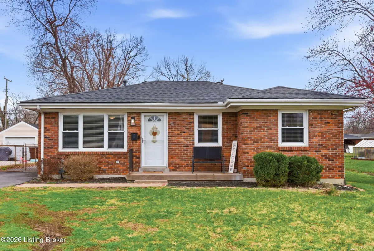 617 Marquette Dr, Louisville, KY 40222 - #1