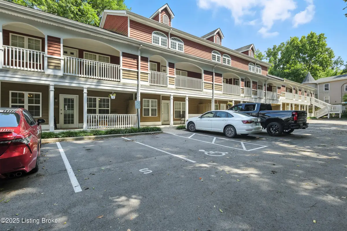 225 Crescent Hill Pl #APT 105, Louisville, KY 40206 - #1