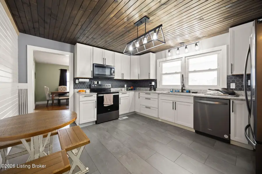 503 N Main St, Brownsville, KY 42210 - #2