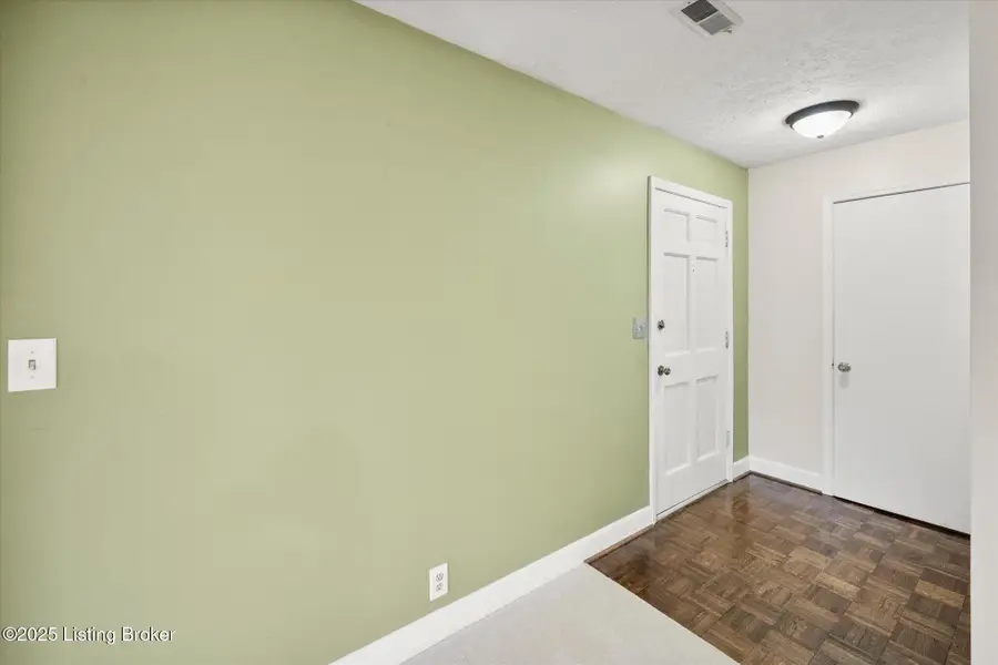 10339 Shelbyville Rd, Louisville, KY 40223 - #3