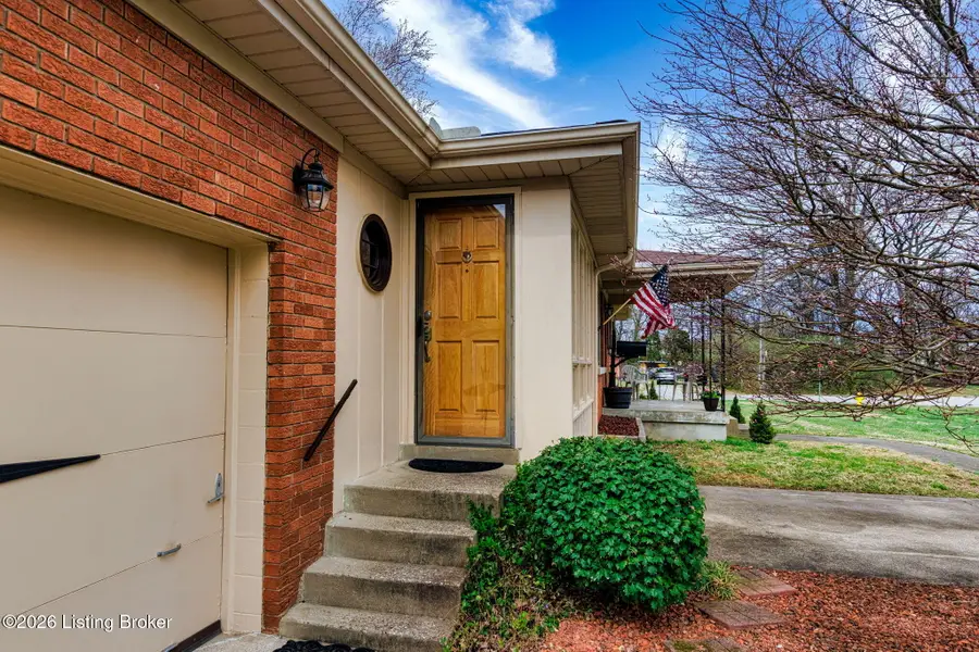 6904 Charmon Ave, Louisville, KY 40219 - #3