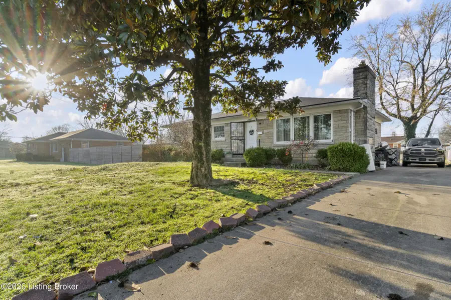 2202 Mary Catherine Dr, Louisville, KY 40216 - #3