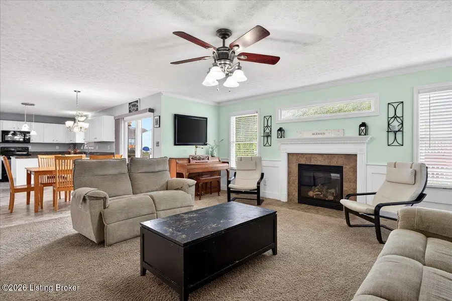 210 St Regis Dr, Shelbyville, KY 40065 - #2